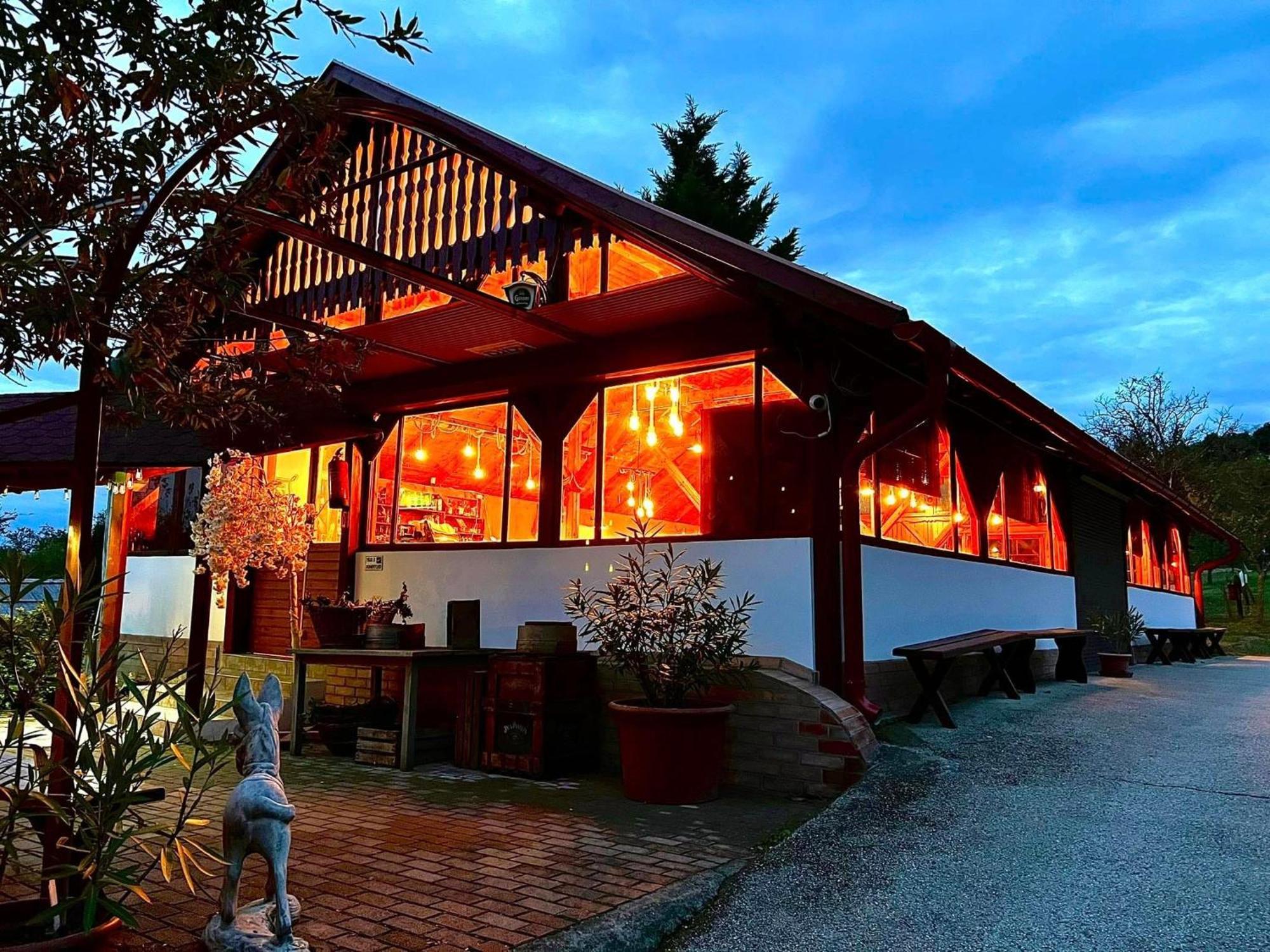 Bed and Breakfast Pilisi Lovas Major, Dorog Экстерьер фото